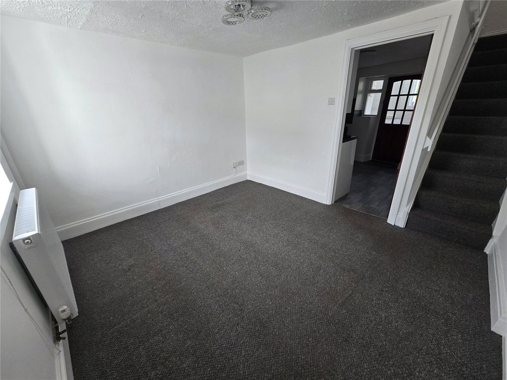 Property photo 2 of 18 Picture No. 11