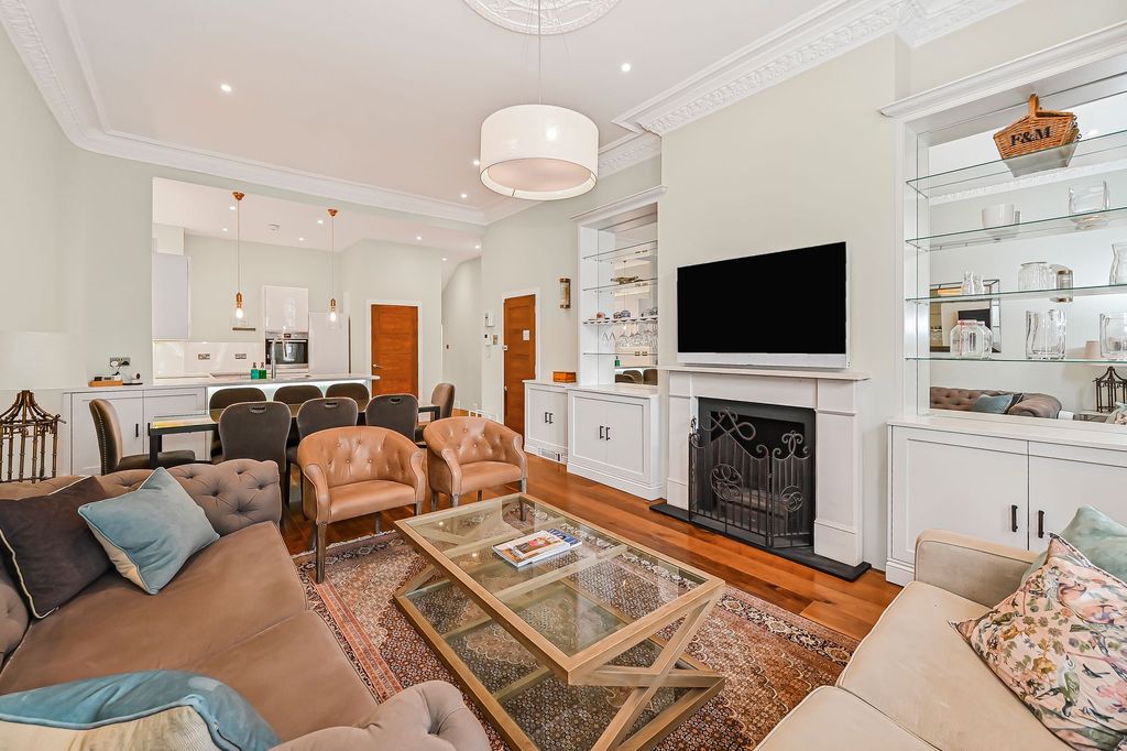 Property photo 3 of 14