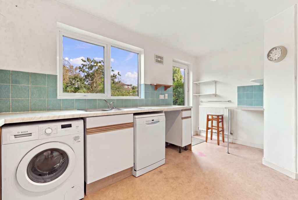 Property photo 2 of 26 5565092