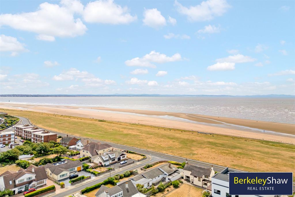 Property photo 2 of 42 Crosby Beach