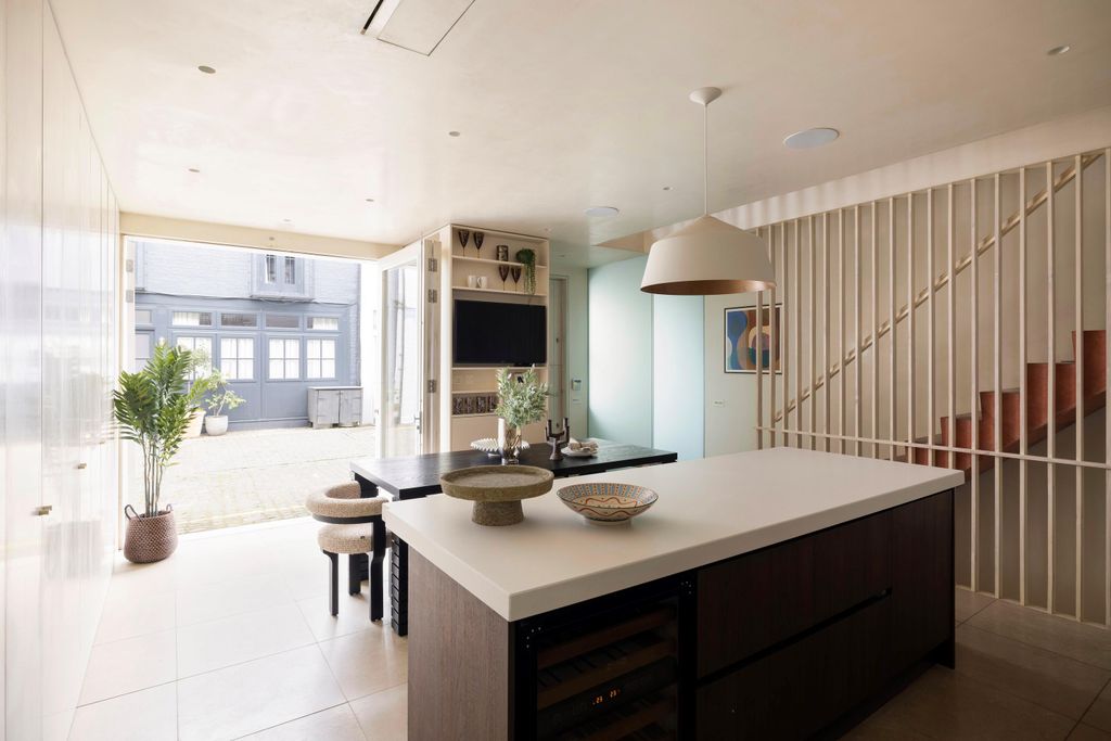 Property photo 2 of 28 Image