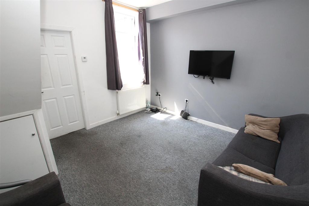 Property photo 3 of 6 Living Room.Jpg