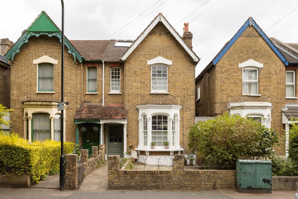 Property photo 1 of 47 Northcote Road, E17