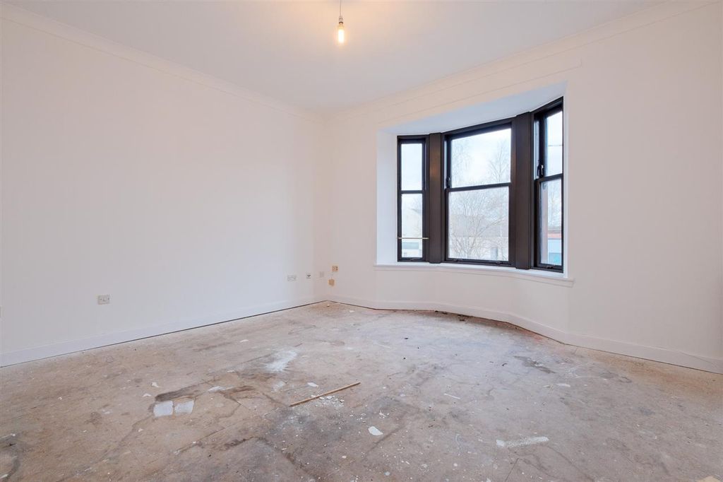 Property photo 2 of 12 Lounge