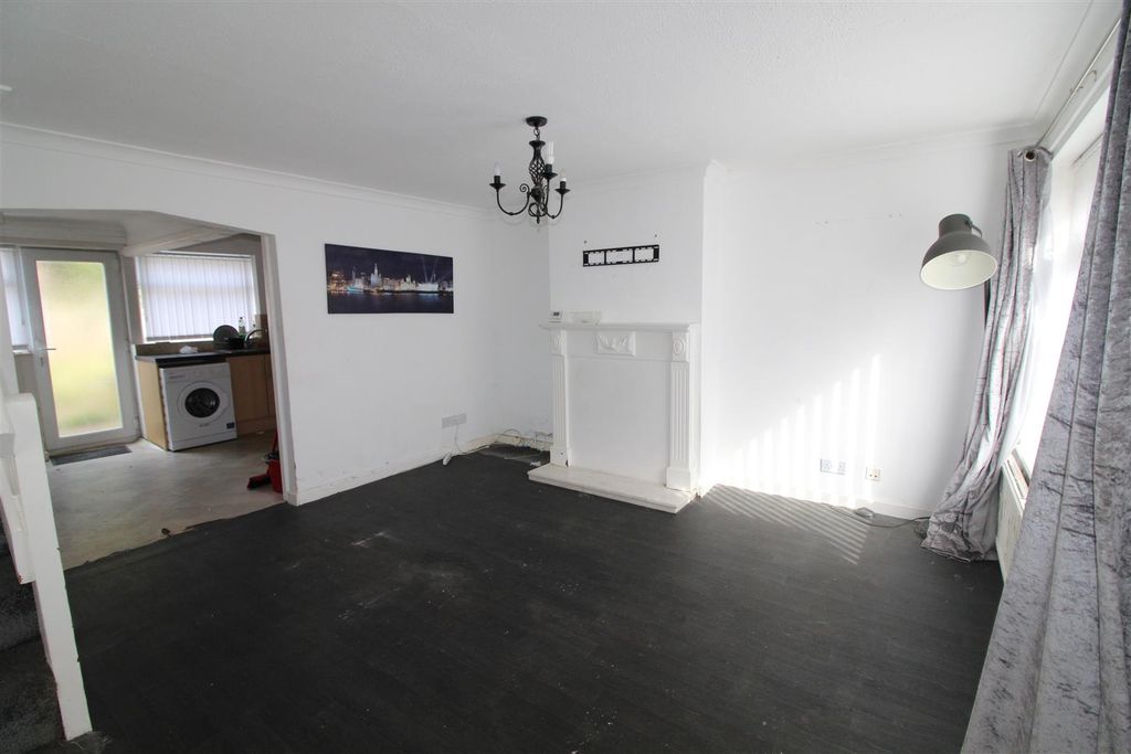 Property photo 2 of 11 Living Room