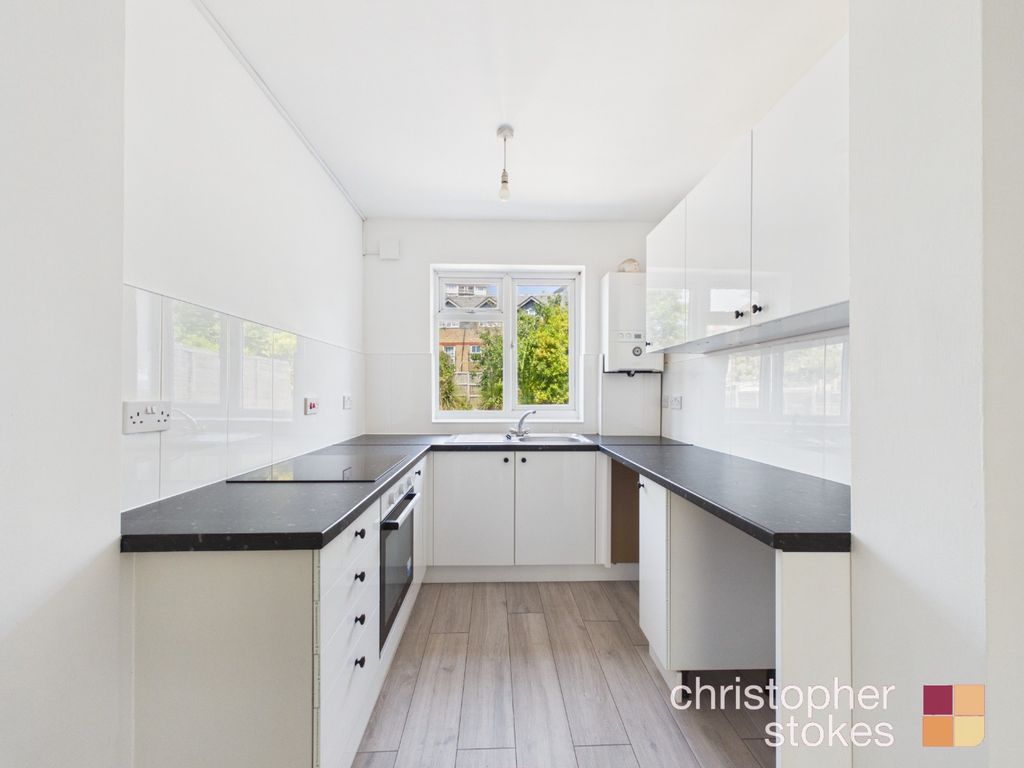 Property photo 2 of 15 5273031