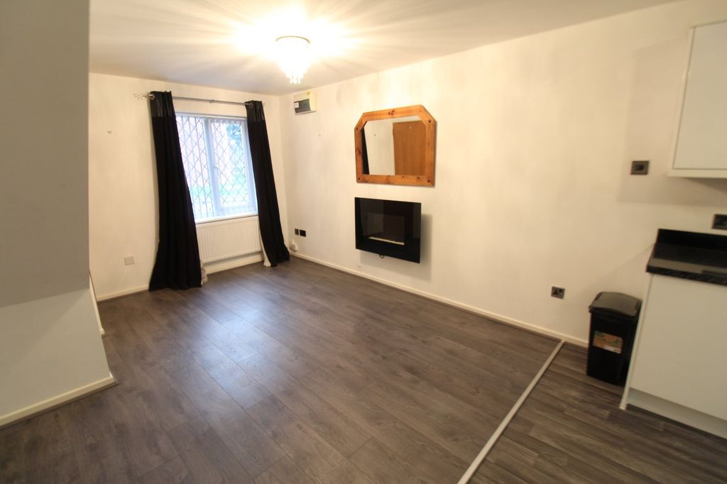 Property photo 3 of 10 Picture No. 04