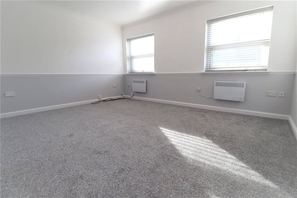 Property photo 3 of 8 Reception