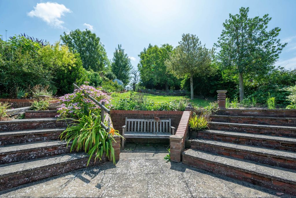 Property photo 2 of 23