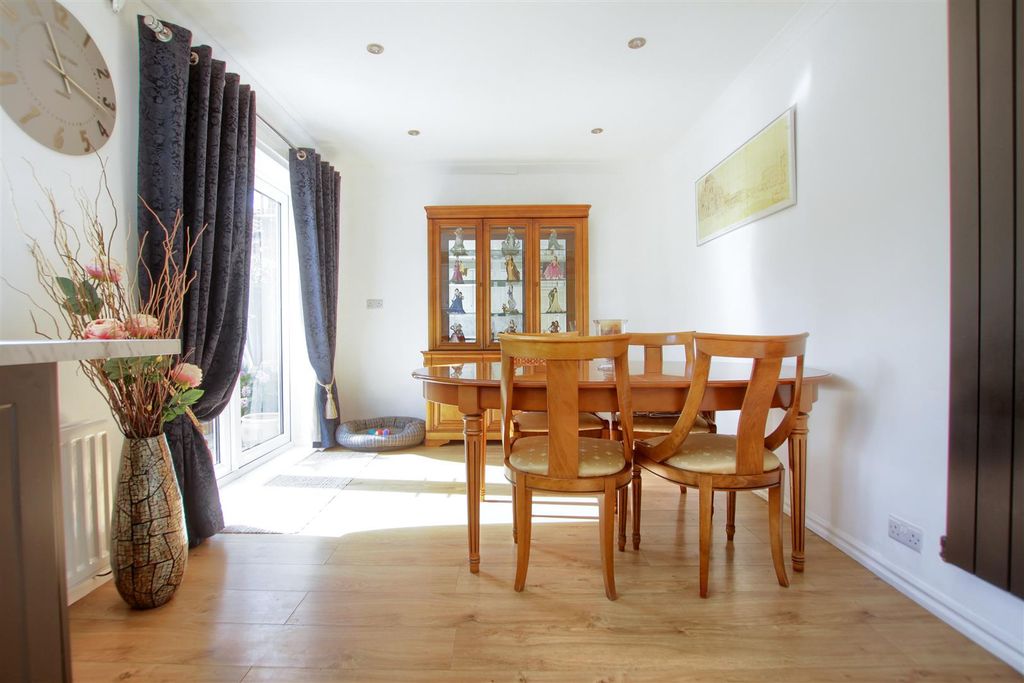 Property photo 3 of 11 mm6.Jpg