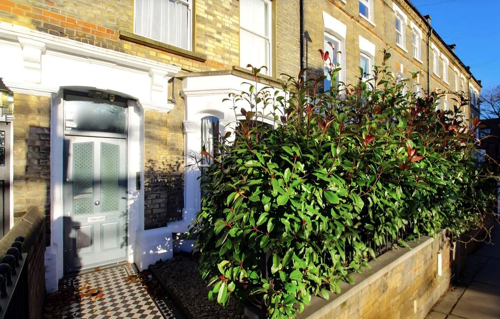 Property photo 3 of 11