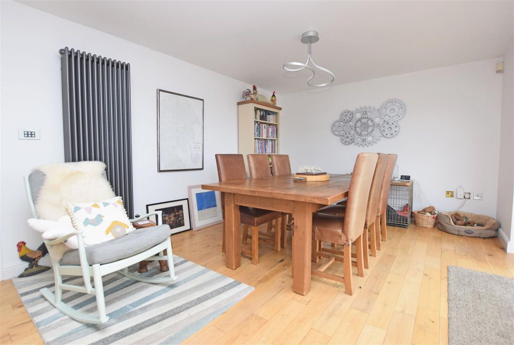 Property photo 3 of 29 Dining Room.Jpg