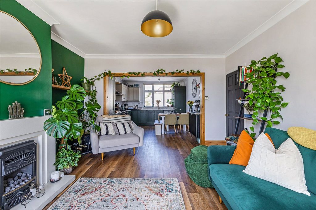 Property photo 1 of 15 Sitting Room
