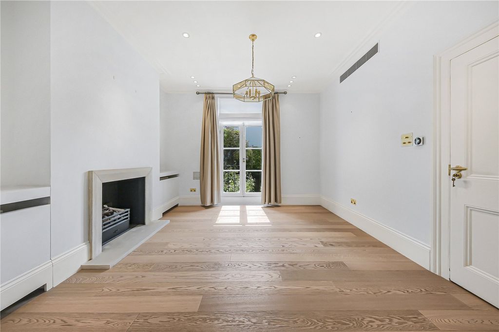Property photo 1 of 17 Reception Room