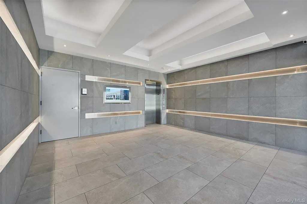 Property photo 3 of 12 <Alttext/>