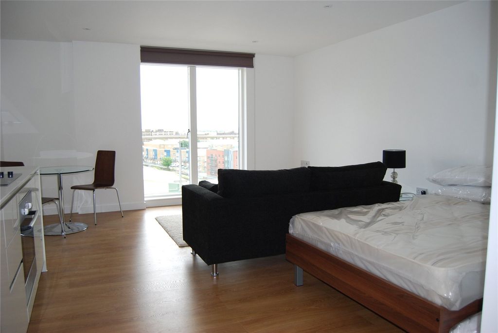 Property photo 3 of 5 Picture No. 06