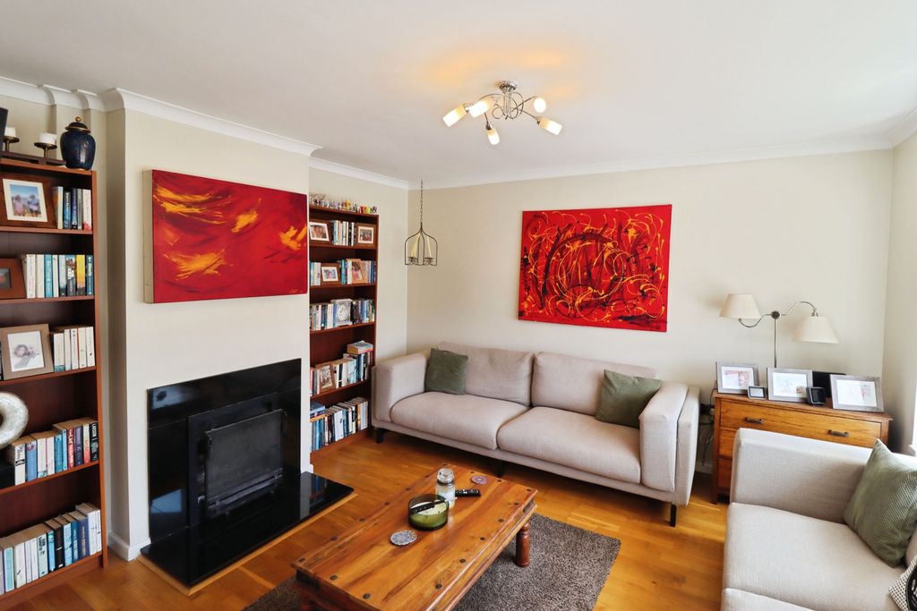 Property photo 2 of 9