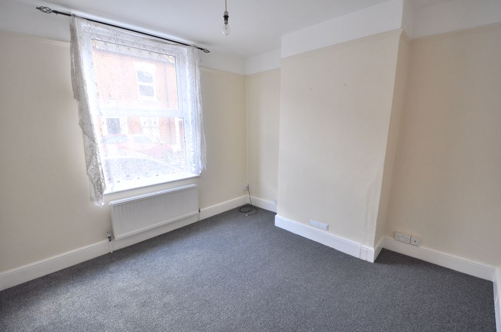 Property photo 3 of 9 Living Room