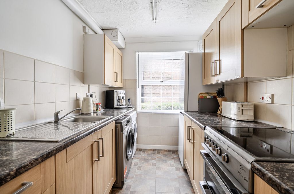 Property photo 3 of 18 1469420-19-6A1d7E...
