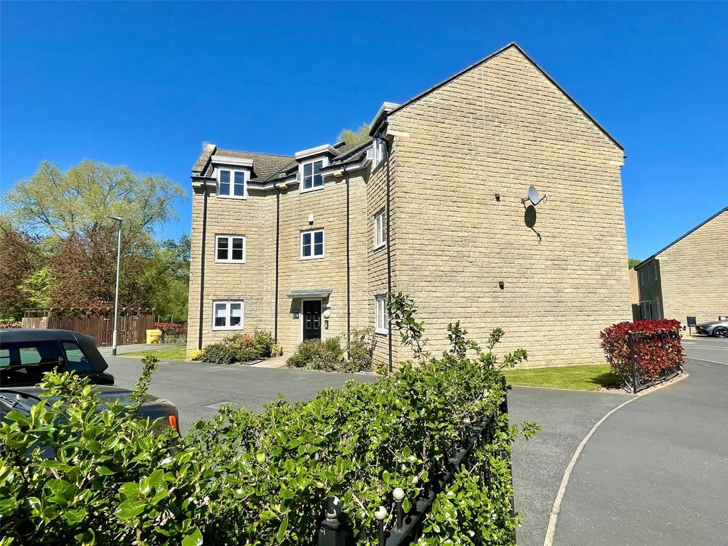 Property photo 1 of 16 External