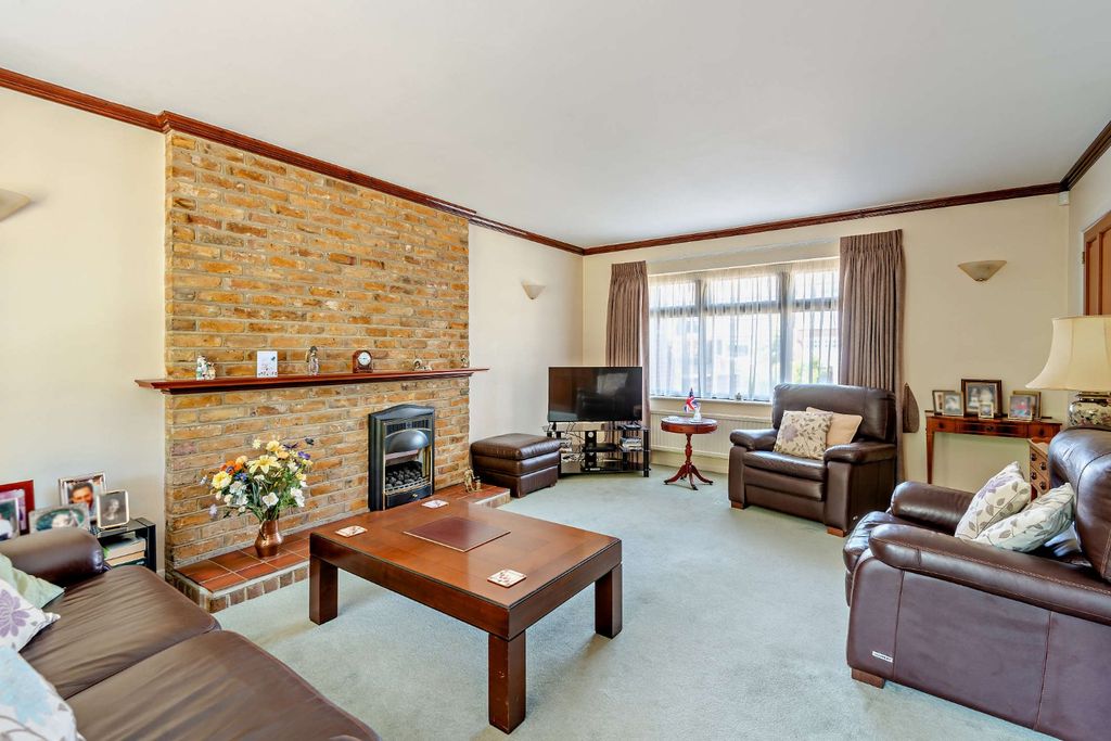 Property photo 3 of 20 Picture No. 23