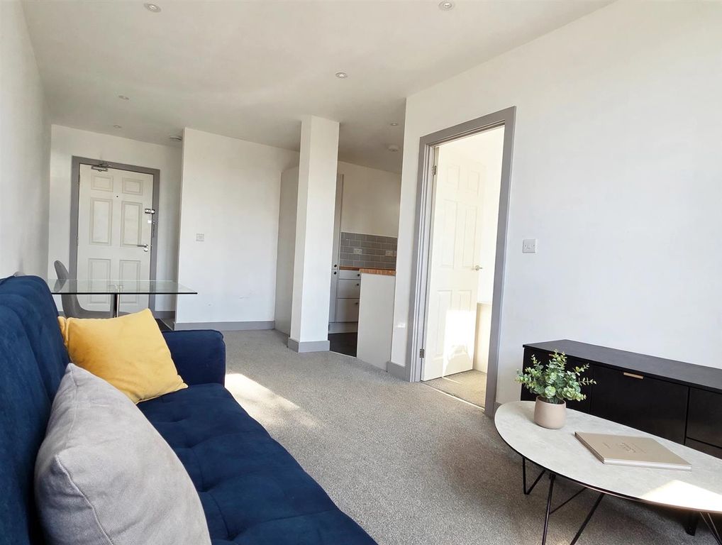 Property photo 2 of 17 03_Living_Room_Sofa_Angle.Jpg