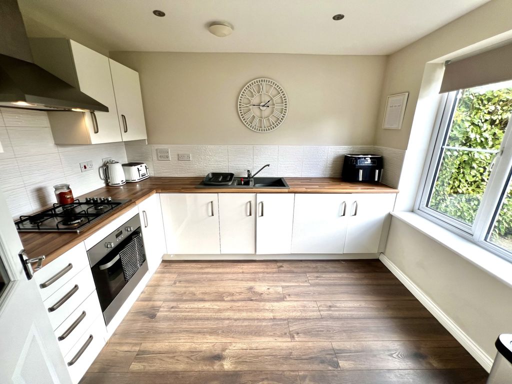 Property photo 2 of 13 Img_5708