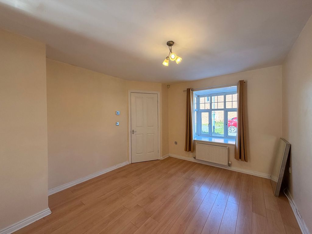 Property photo 2 of 25