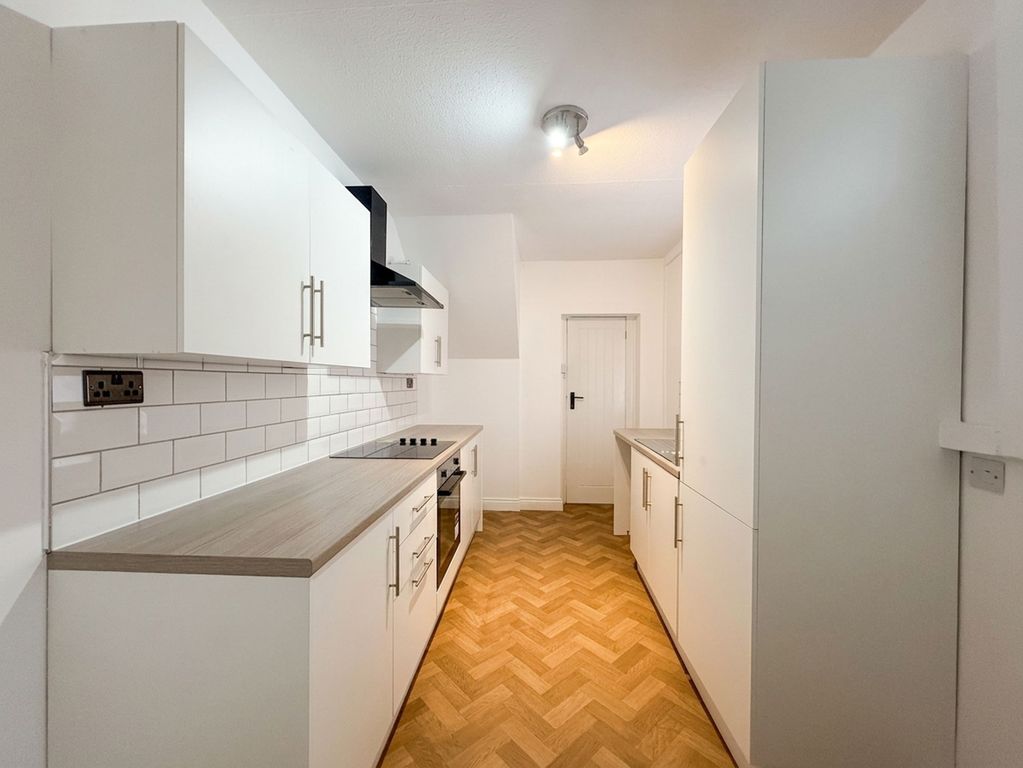 Property photo 2 of 8 Kitchen
