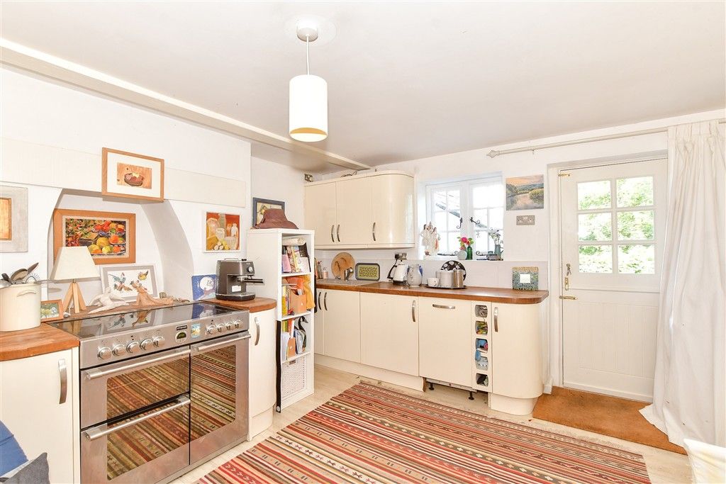 Property photo 3 of 18 Kitchen