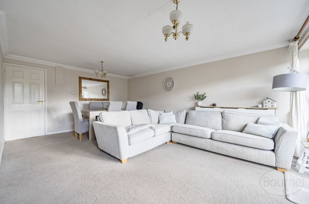 Property photo 3 of 12 4Fcc2671-072d-479...