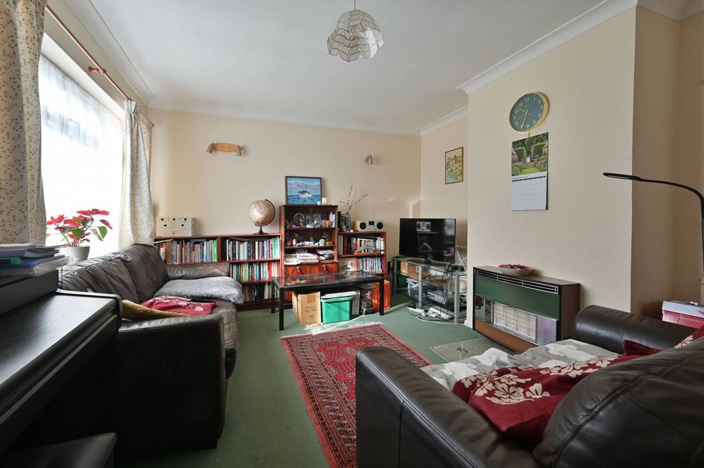 Property photo 2 of 11