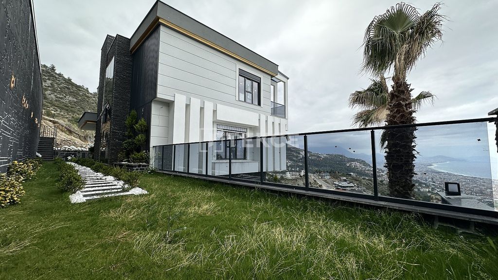Property photo 1 of 8