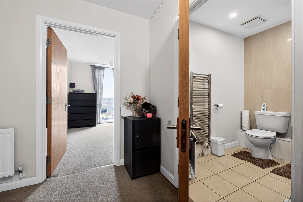 Property photo 3 of 21