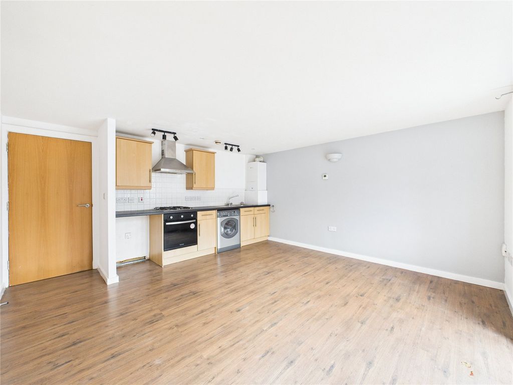 Property photo 3 of 8 Picture No. 09