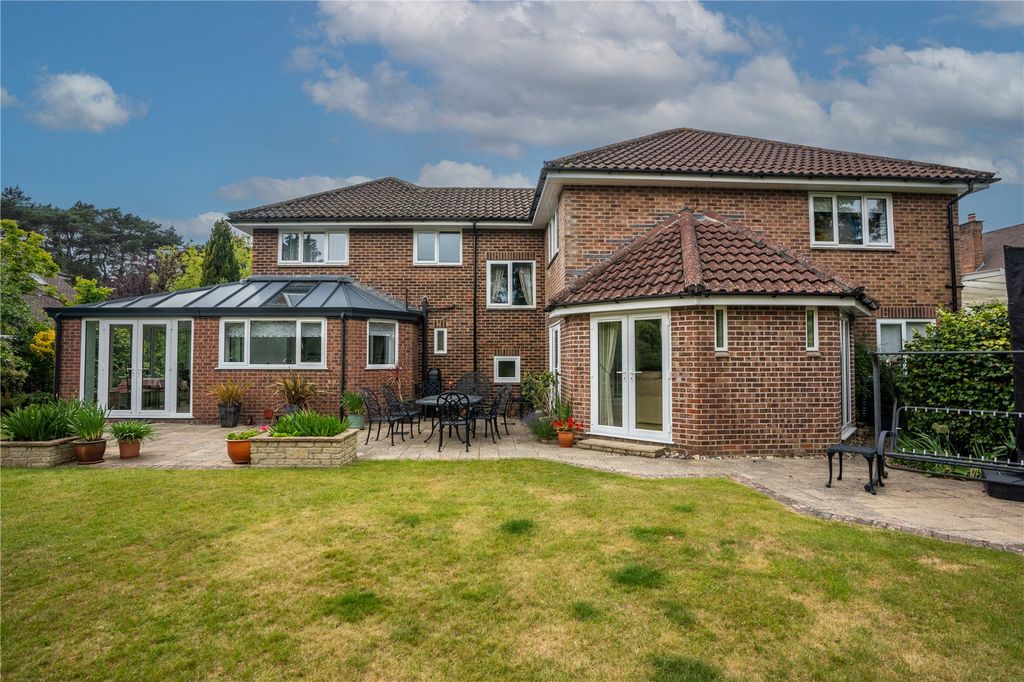 Property photo 1 of 19 Picture No. 04