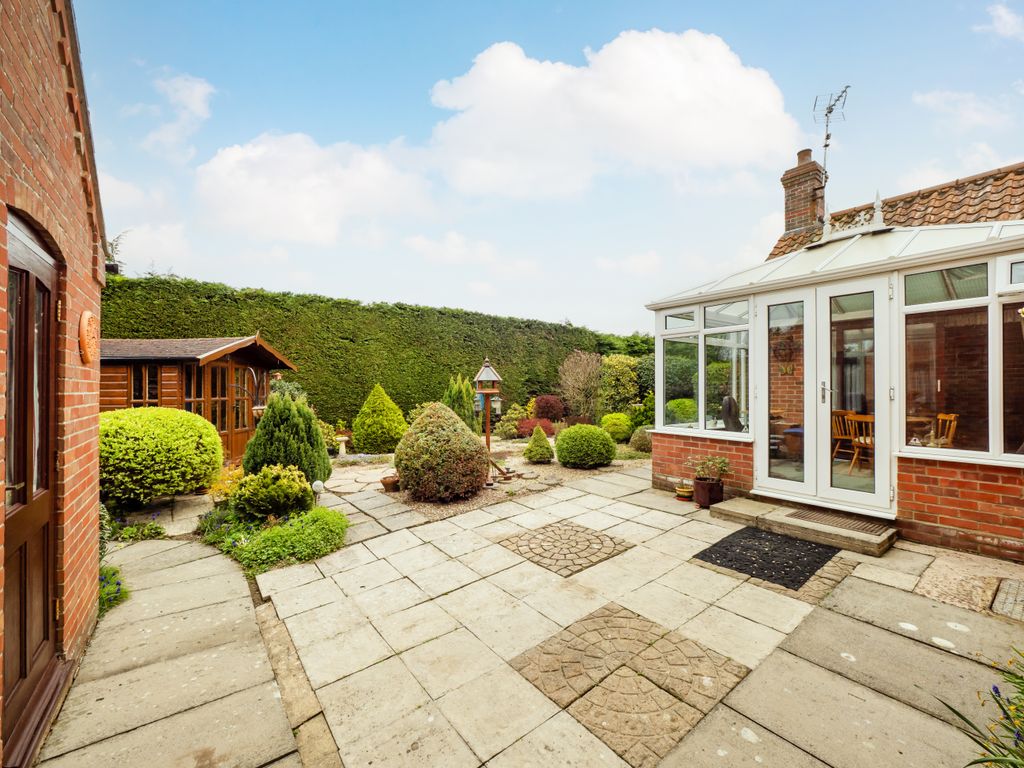 Property photo 2 of 16 16Kestrelclose-38
