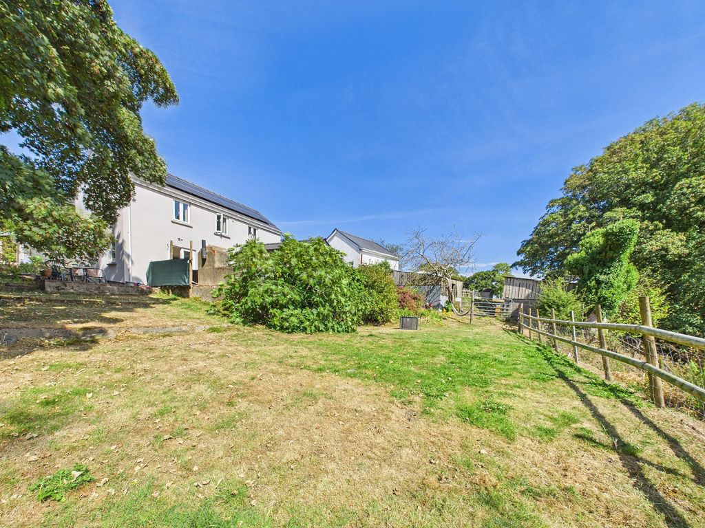 Property photo 2 of 46