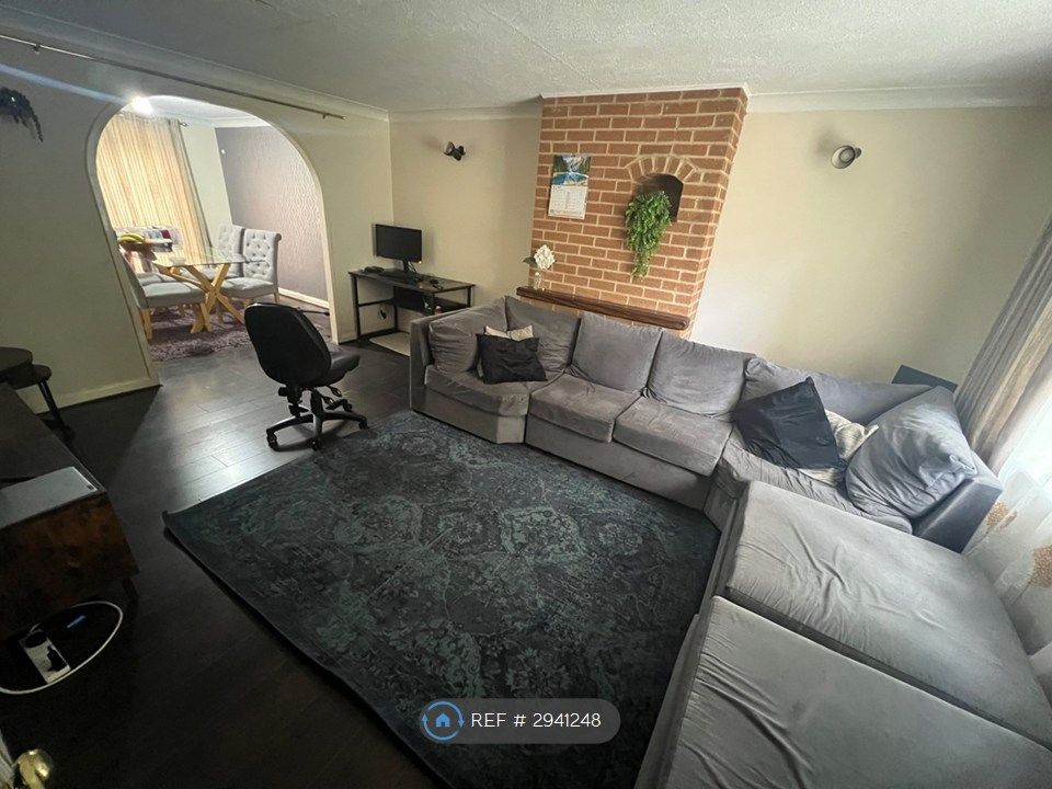 Property photo 3 of 13