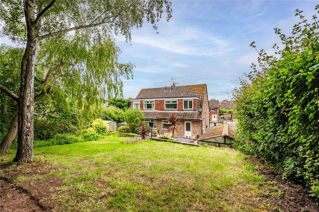 Property photo 2 of 28 Picture No. 35