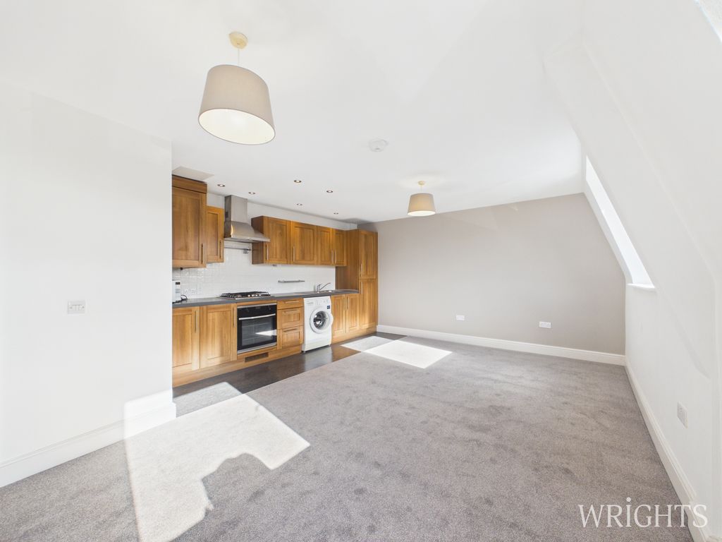 Property photo 3 of 7 Cam05659G0-Pr0216-Still001