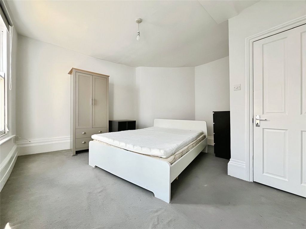 Property photo 3 of 10 Bedroom