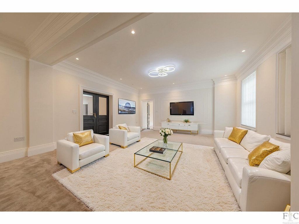 Additional image 7 of 6 bed detached house for saleStoughton Drive South, Leicester LE2
