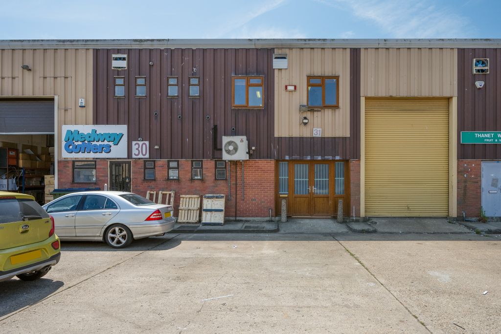 Property photo 1 of 10 Outside