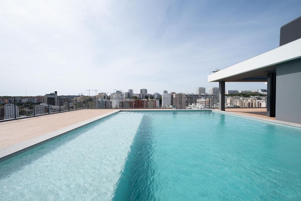 Property photo 1 of 38