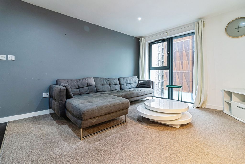 Property photo 3 of 10 Photo