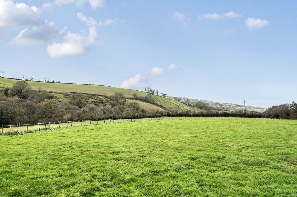 Property photo 3 of 20