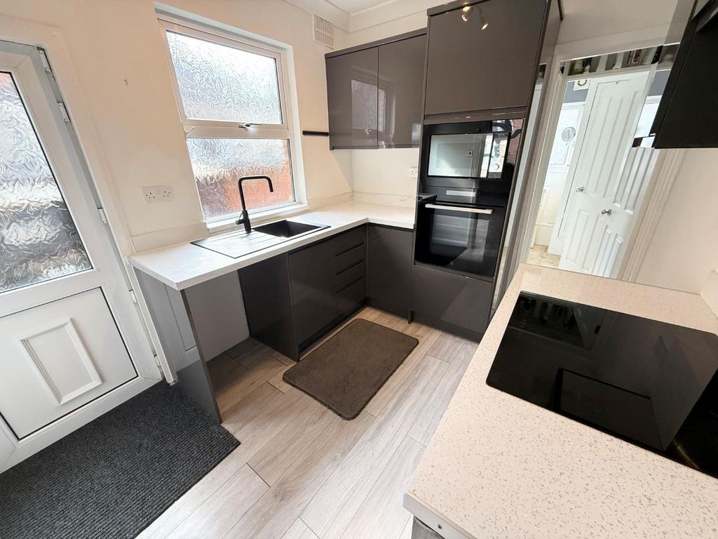 Property photo 3 of 14 13.Jpg