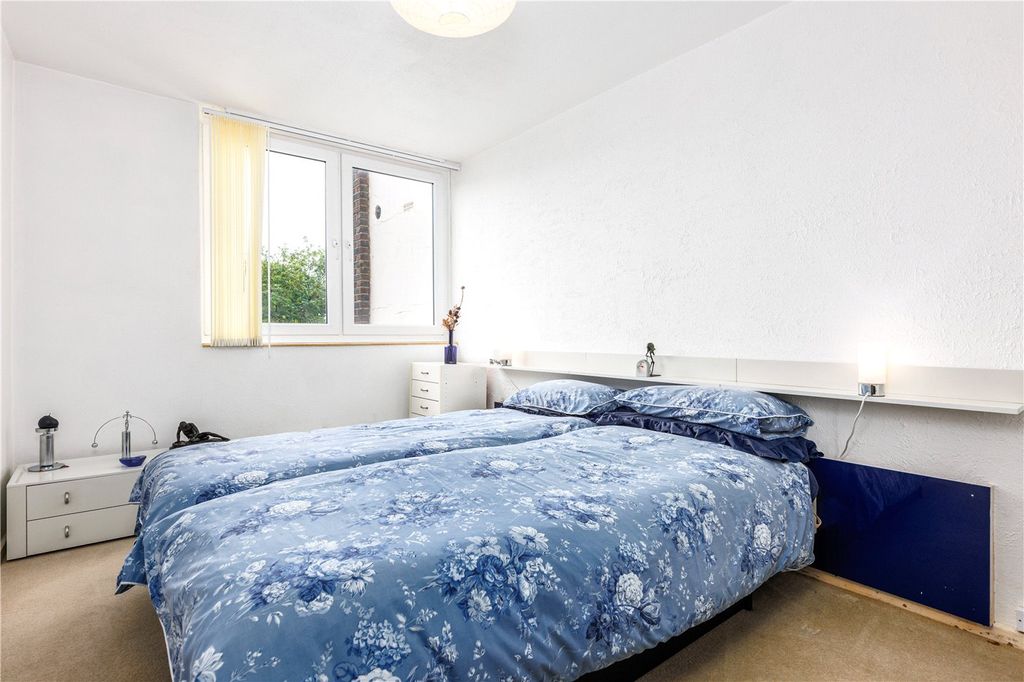 Property photo 3 of 8 Picture No. 04