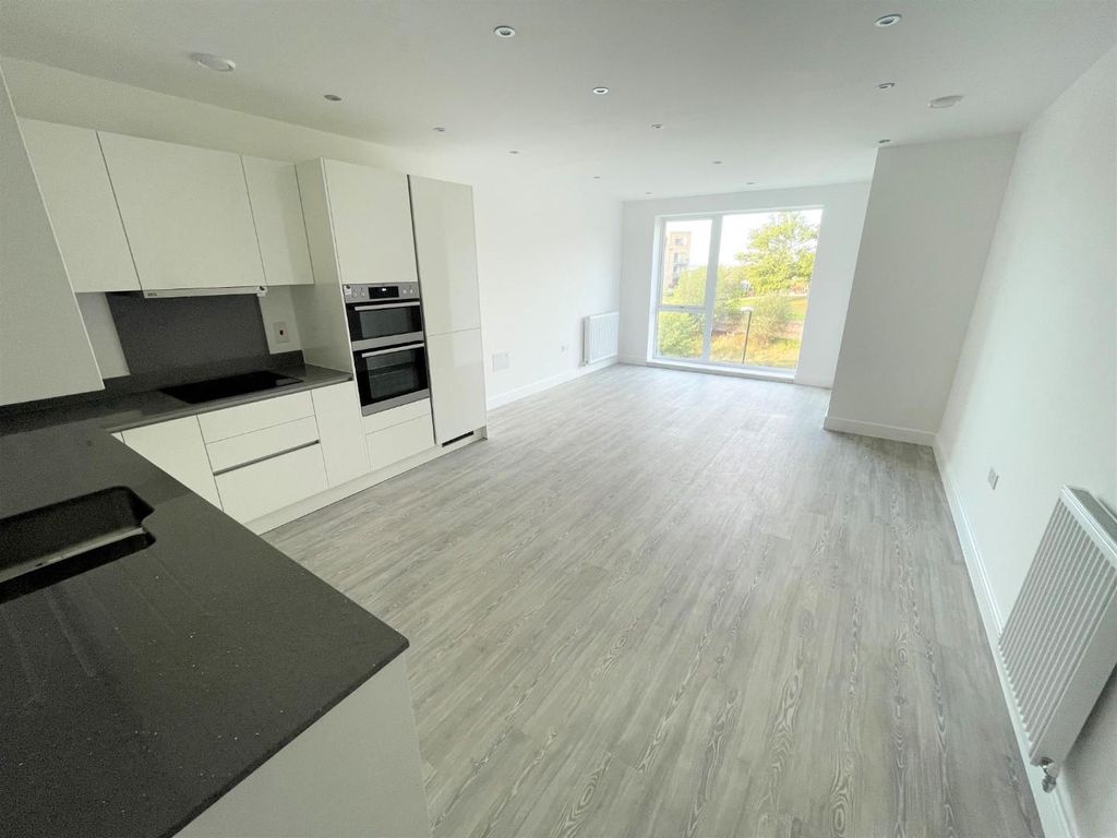 Property photo 2 of 8 Open-Plan.Jpg
